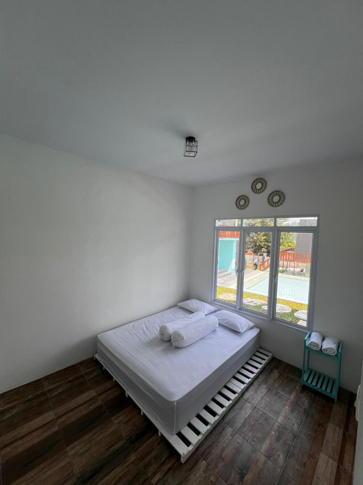 Ellada Megamendung Villa *