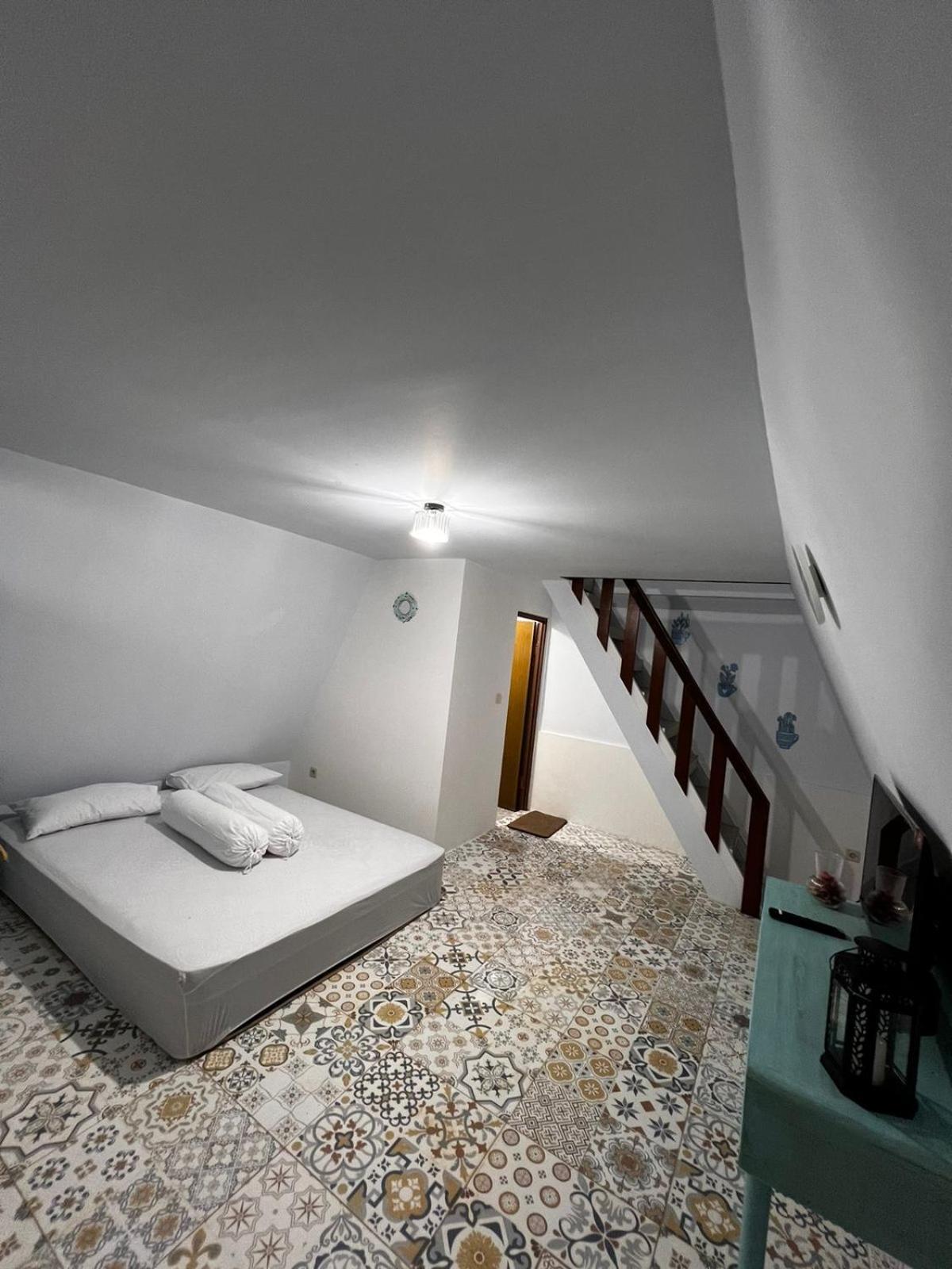 Ellada Megamendung Villa Bogor