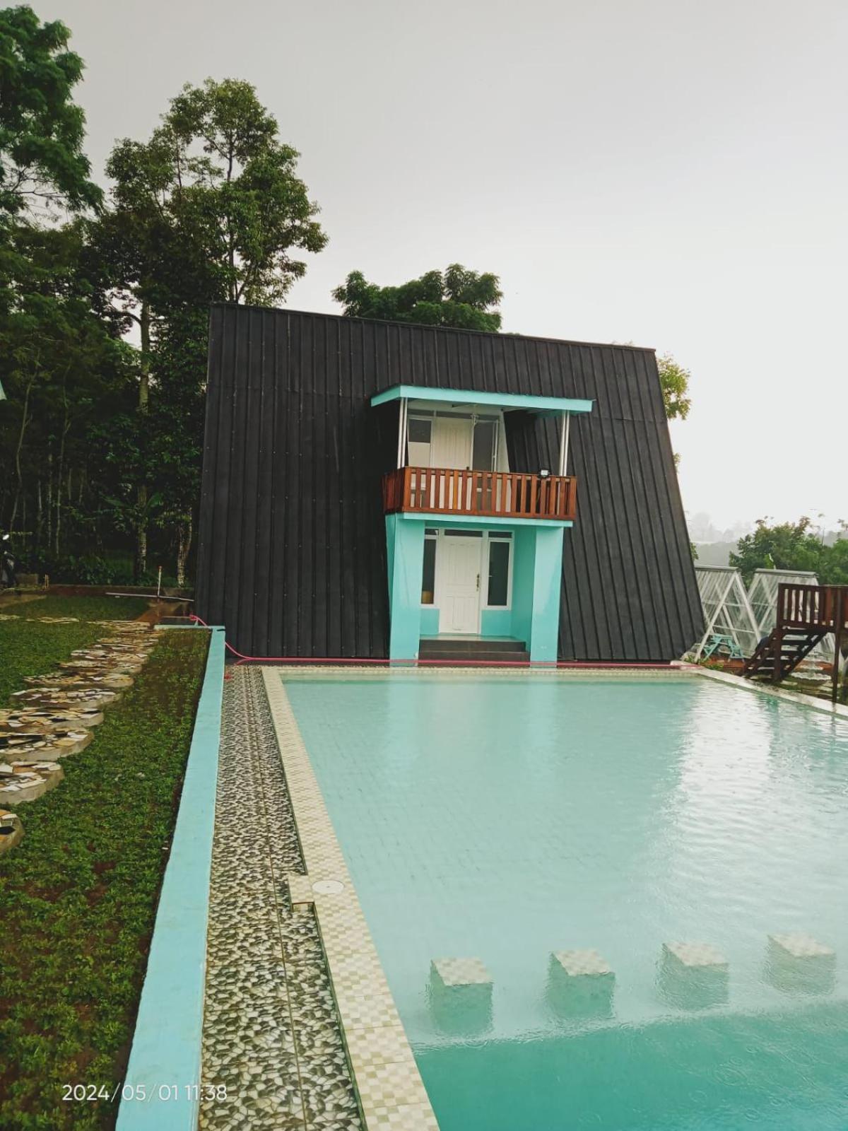 Villa Ellada Megamendung
