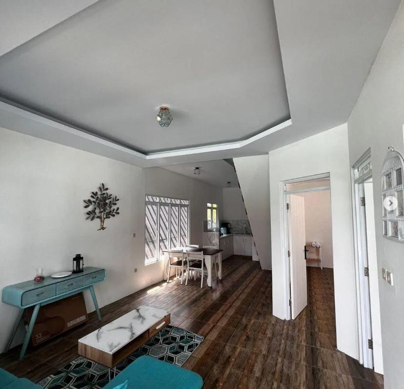Ellada Megamendung Villa Bogor